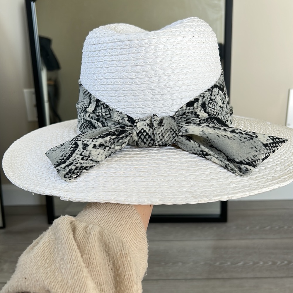 Brand new Vince Camuto Straw Hat//One size fits all with adjustable band inside!